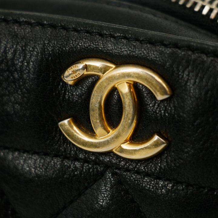 Chanel Matelasse Black Lambskin Shoulder Bag Gold Hardware #2864