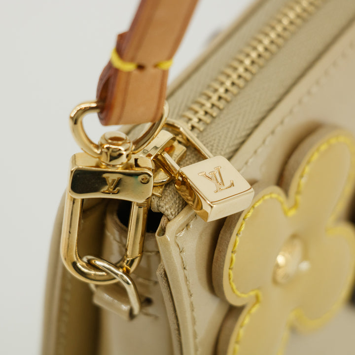 Louis Vuitton Vernis Lexington Flowers Pochette  Shoulder #3775