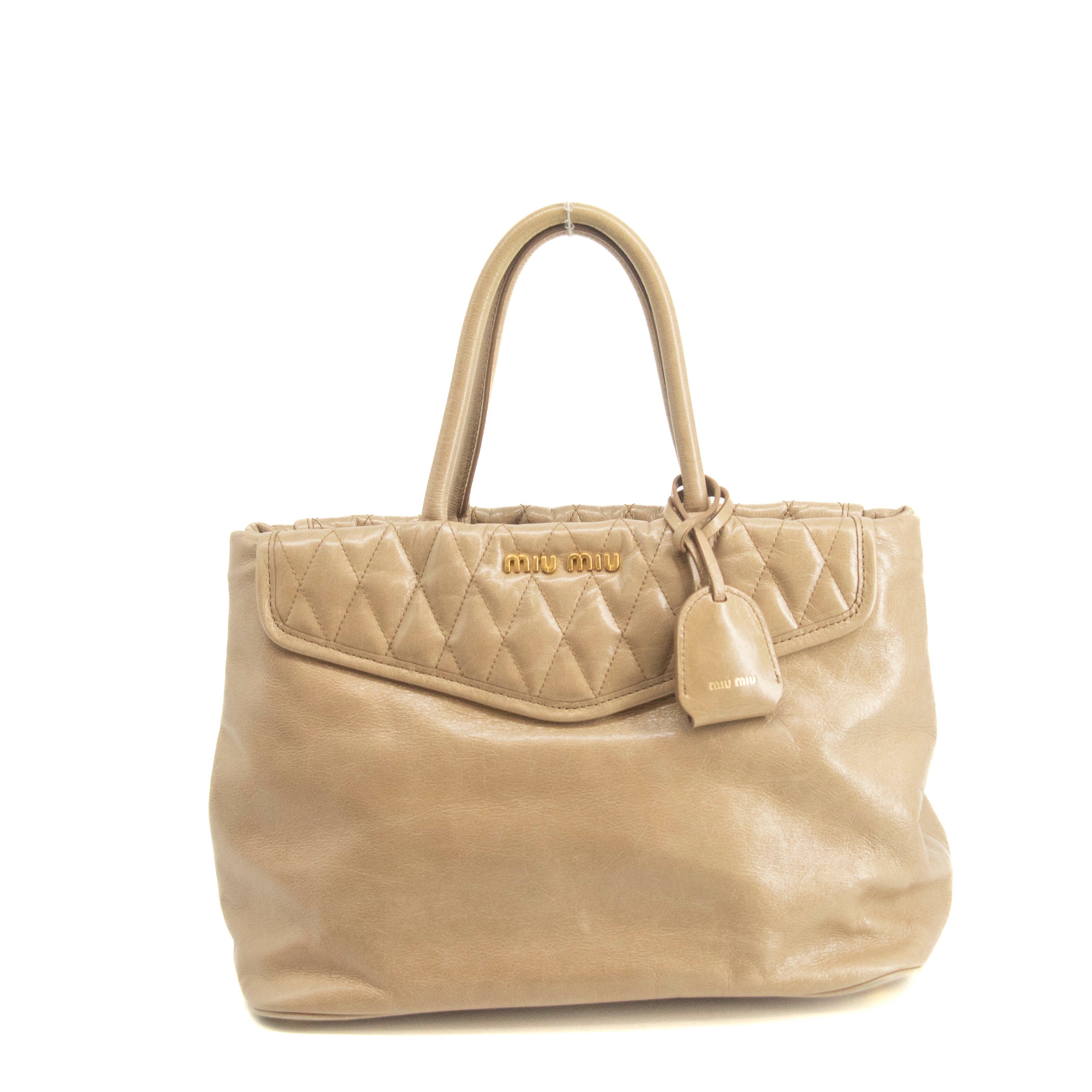 最旬トレンドパンツ Glossy Quilted Beige Miu Miu Leather #3967 Bag Shoulder 2Way バッグ