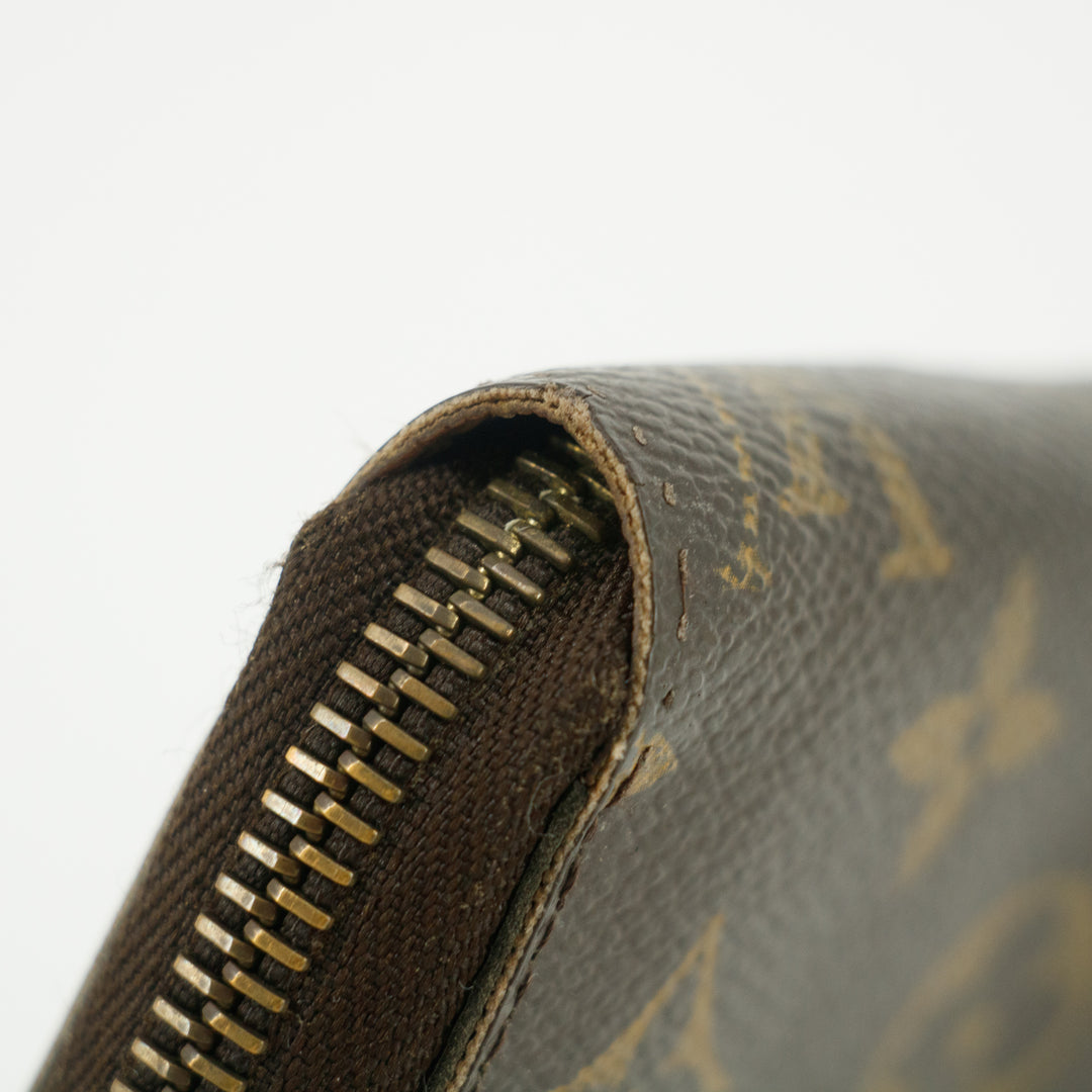 Louis Vuittion Monogram Canvas Zippy Wallet #5158